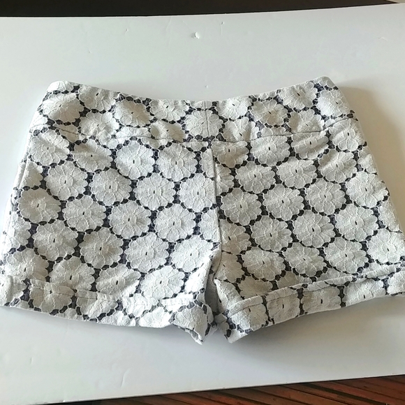 Maurices Ladies Floral Lace Short Shorts - Picture 8 of 10